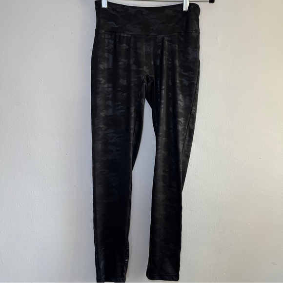STELLA LUCE Camo Faux Leather Vegan Leggings - Size Large - Picture 2 of 5